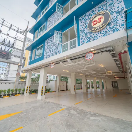 DF Hotel Pattaya Отели рядом с достопримечательностью «Парк Паттайя»