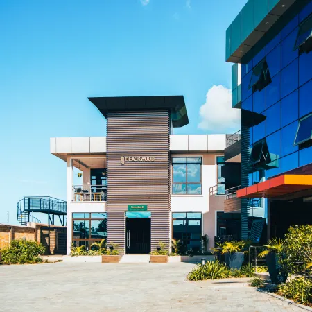 Blackwood Boutique Hotel and Apartments Отели рядом с достопримечательностью «Dar Es Salaam War Cemetery»