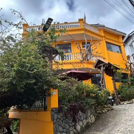 Bee Hill Hotel