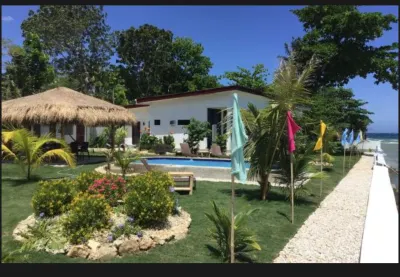 BambooBeachvilla2 AC NewOceanfront POOLsunsetview garden kitchen SATELLITE Starlink WI-FI فنادق في 