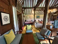 VILLACANTIK Yogyakarta TripleBed for 6 Persons
