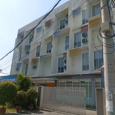 Townhouse Oak Hotel Damar Kurung