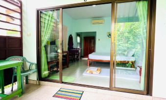 Baan Chom Talay Resort Samaesarn