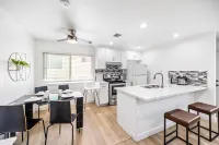 罗兰岗夜市广场两房一卫独立公寓 Hotel a Rowland Heights