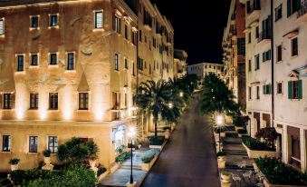 The Room Hotel Sunset Town