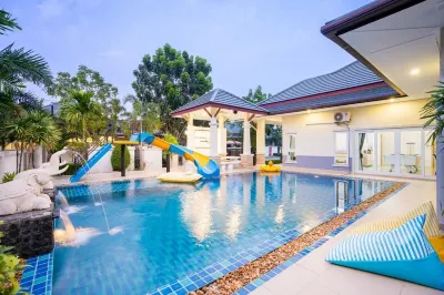 Banana tree Pool Villa