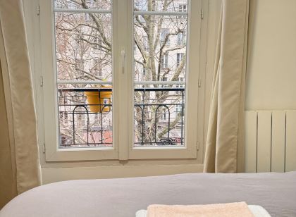 5 People Apt Centre Paris 3em in  Meslay Marais