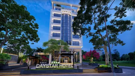 Daystar Hotel Отели рядом с достопримечательностью «Лонг-Бич Перлс»