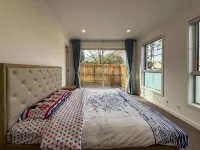 Prestige 4-Bed Luxury Home in Ashburton Hotels in 