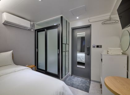 Unit J Hostel Jong-gak