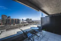 Prime CityView - Steps from Southern Cross