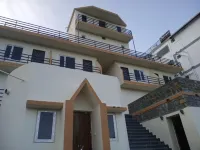 Malabar Cottage - Panoramic Mountain View Hotels in Kodaikanal