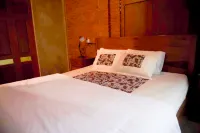 Ngangeni Family Homestay - Airport Shuttle