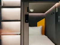 CapsuleTransit Sleep Lounge KLIA T1 Airport Hotel - Landside, Public Area at Lvl 5 Hotele w pobliżu Kuala Lumpur Intl. Airport