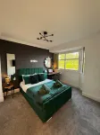 Emerald Manor / Free Parking / Free WiFi - Apartments