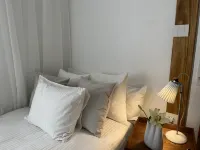 Modern studio and garden next to the shopping mall Stadion - 3-Star