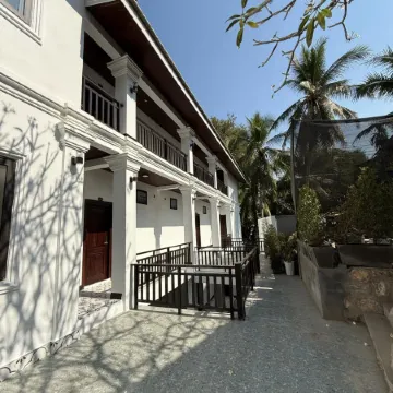 Dawn Boutique Luangprabang Hotel Отели рядом с достопримечательностью «Ват Ахам»