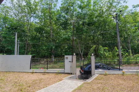 Green Retreat 2 Bedroom Hideout