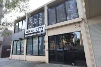 Perth City Backpackers Hostel - note - Valid passport required to check in