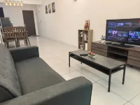 Bahagia Family House in Meritus