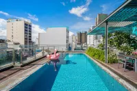 Happy House Hotel & Apartment - مسبح على السطح