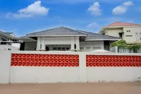 Collection O Near Museum Tsunami Banda Aceh Formerly Blower Residence โรงแรมใน