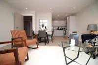 Sleek and Modern 2BR Home - Cardiff Bay!