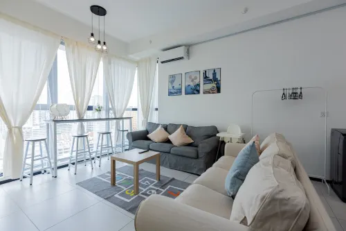 Urban Suites Jelutong | Infinity Pool & City Views - موقف سيارات