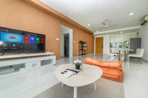 Teega Creamy INS Muji 2BR 6 pax w Balcony Hotels in Iskandar Puteri