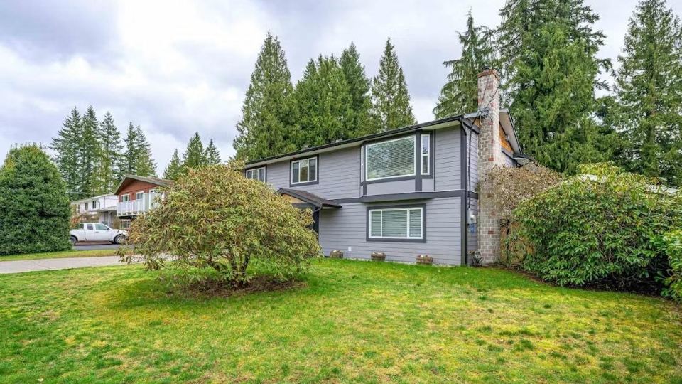 Private 1 bedroom in Brookswood