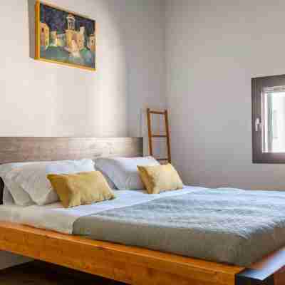 Rare House with Terrace in the City Center Rooms