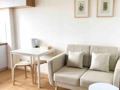 Zen inspired 2bedroom apartment mountain city view