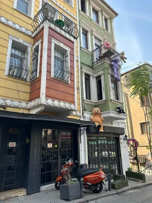 Greenbird Suites Hotel di 