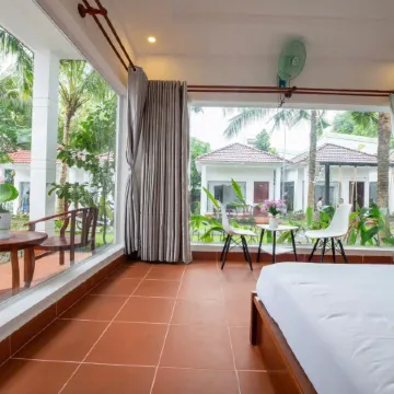 EMMA BUNGALOW