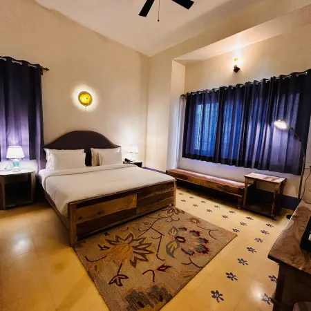 SADRI HAVELI - Heritage Stay by the Lake