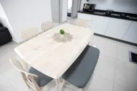 Newly Renovated 3Bedroom Vacation Home 6-8pax