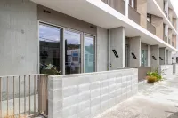 Petone City Studio with Outdoor Space