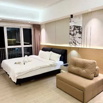 Venice Luxe Cozy Suite｜Netflix & Pool Access โรงแรมใกล้Our Lady of the Poor Parish
