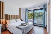 Sunny Seabreeze Villa, Eze, pool close to Monaco - parking