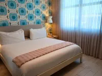 Trópica Beach Hotel