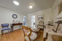 Private and Comfortable Room in a Luxury House - parking