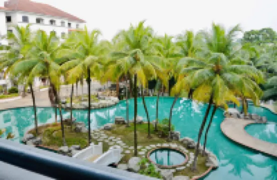 golf club homestay (Muslim-friendly)