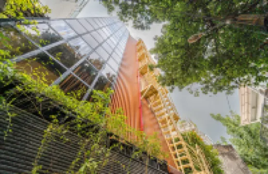 Lotus Lalala Inn Hotel โรงแรมใกล้สถานีรถไฟไซ่ง่อน