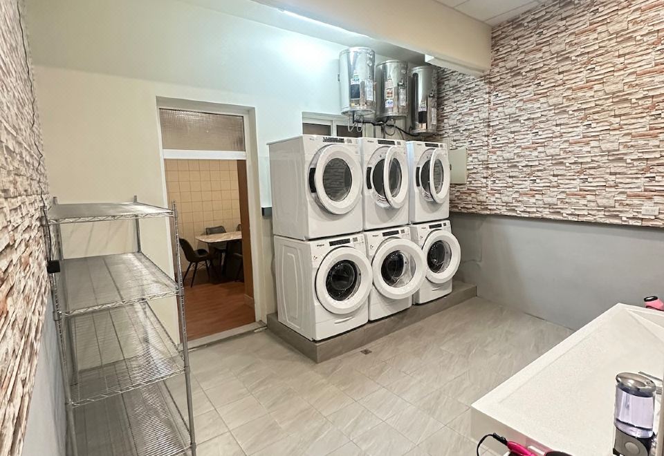 Economy Class Hostel