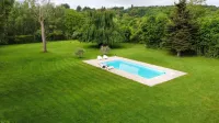 chalet paradisiaque en bord de Marne Hôtels à : Nanteuil-lès-Meaux