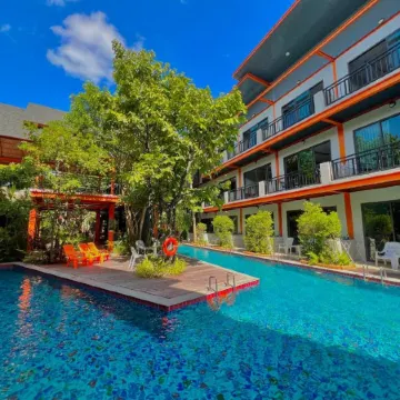 WOW PHUKET Отели рядом с достопримечательностью «Ват-Чалонг»