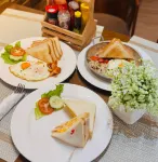 Demi Cafe & Hostel - servizio colazione