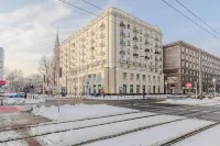 Lumina airy apartment with balcony