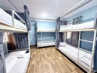 The Mango Tree- Backpackers Hostel