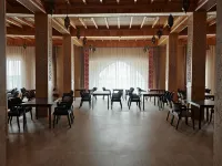 Arda Miraj - 早餐